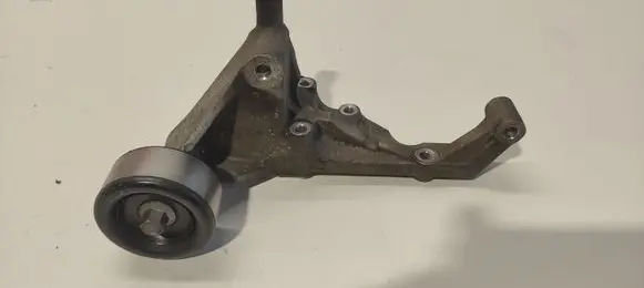 KIA Sorento A/C compressor mount bracket 