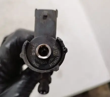 Hyundai i30 Fuel injector 0445110256