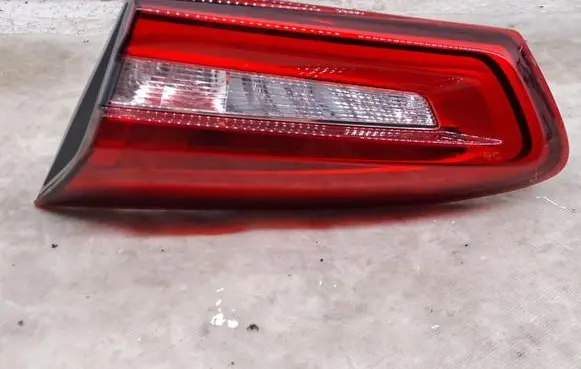 Ford Focus Tailgate rear/tail lights JX7B13A602