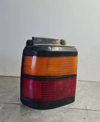 Volkswagen PASSAT B3 Rear/tail lights 333945111