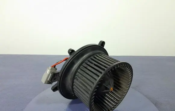 Ford Mustang VI Heater fan/blower FR3B19846A