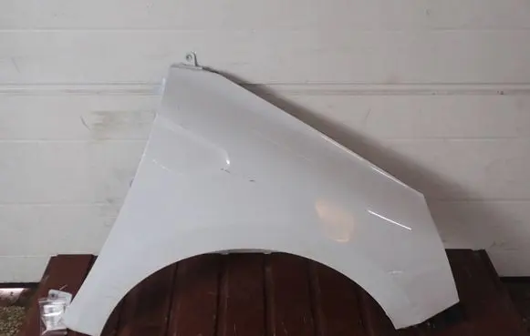 Renault Clio V Fender 