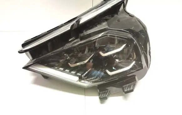 Citroen C4 III e-C4 Headlight/headlamp 73243669