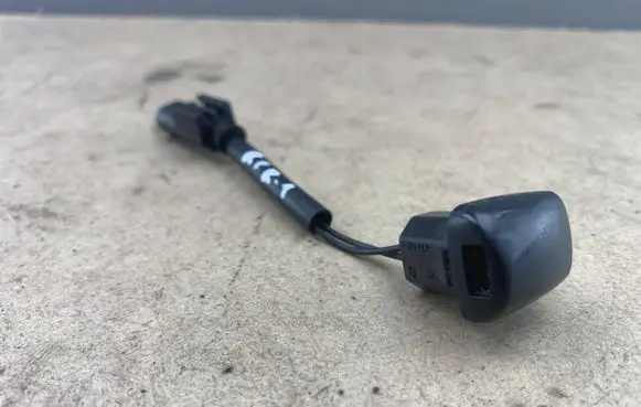 BMW 5 E60 E61 Windshield washer spray nozzle 7132969 61667132969 61667046060
