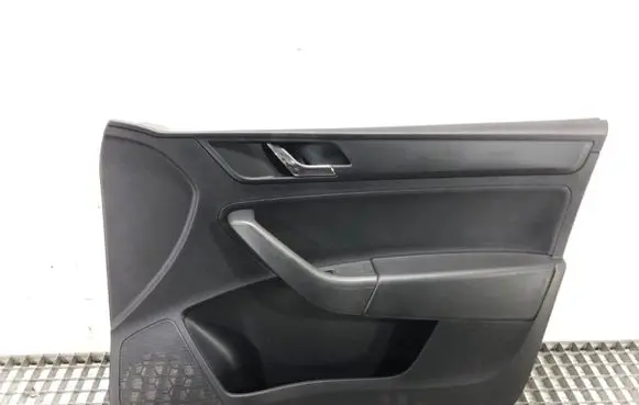 Skoda Rapid (NH) Front door card panel trim