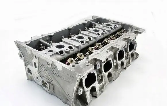 Seat Ibiza IV (6J,6P) Engine head 04E103404M