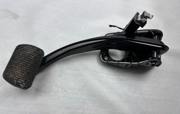 Mercedes-Benz GL X166 Brake pedal A1662920008
