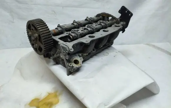 Land Rover Discovery 3 - LR3 Engine head PM4R8Q6090AH 4R8Q6090AH 4R8Q6A270AB