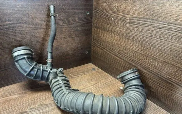Intercooler hose/pipe