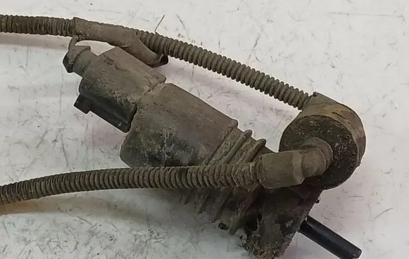Opel Astra J Windscreen/windshield washer pump 13250357