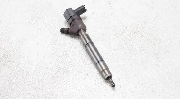 KIA Ceed Fuel injector 338002A900