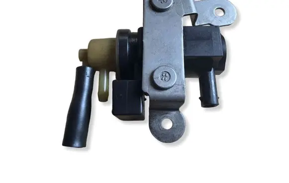 Mercedes-Benz C W205 Turbo solenoid valve A0081535428