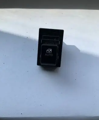 KIA Ceed Electric window control switch 935751H100 3695111000