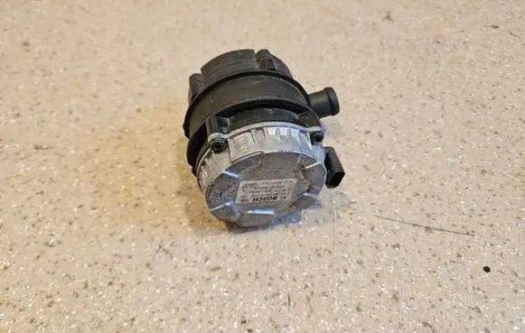Volkswagen Golf VII Electric auxiliary coolant/water pump 5Q0121599AG