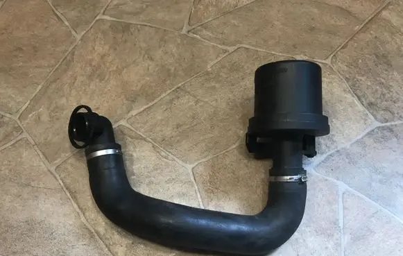 BMW 6 E63 E64 Active carbon filter fuel vapour canister 52757608