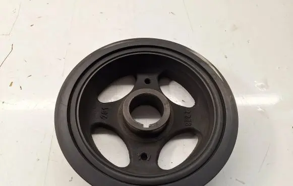 Toyota Auris 150 Crankshaft pulley 134080R011