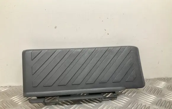 Audi Q3 F3 Foot rest pad/dead pedal 5Q1864777C