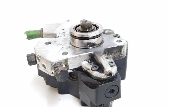 Volvo XC90 Fuel injection high pressure pump 30756125 0445010111 47712