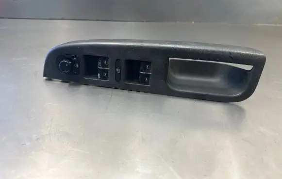 Volkswagen Golf V Electric window control switch 1K4959857