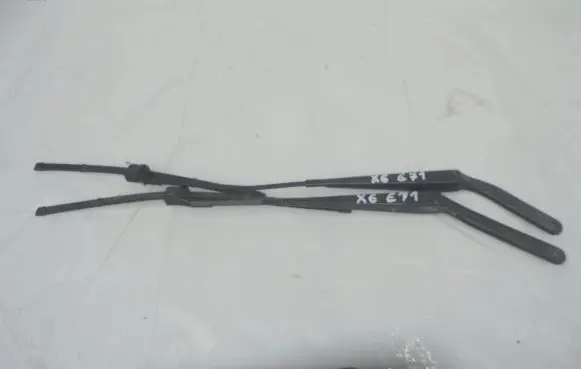 BMW X6 E71 Front wiper blade arm