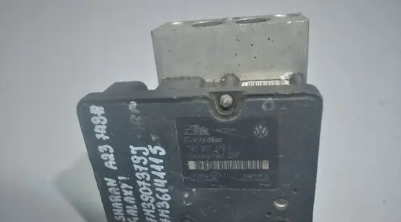 Volkswagen Sharan ABS Pump 7M3907379J