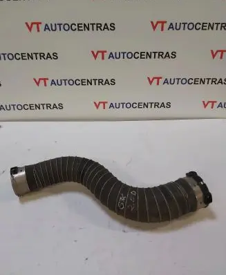 BMW 5 G30 G31 Intercooler hose/pipe 8572858
