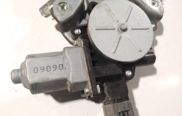 Peugeot 4007 Front door window regulator motor 706060