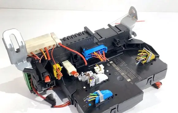 Mercedes-Benz CLS C218 X218 Fuse box set 2129004122