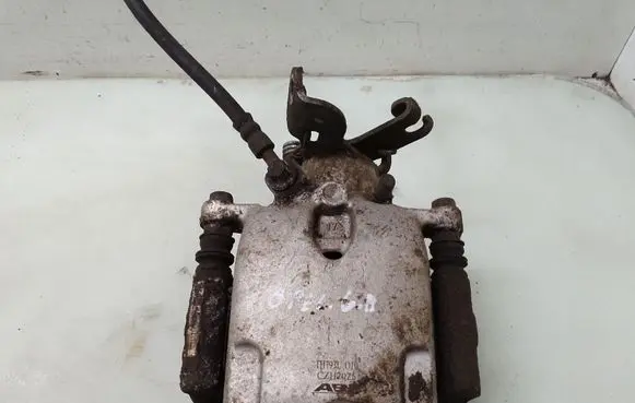 Opel Insignia A Rear brake caliper 