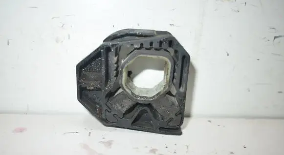 Seat Leon (1P) Radiator mount bracket 013676