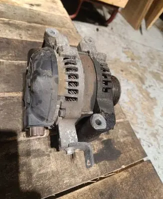 Toyota Corolla Verso E121 Generator/alternator