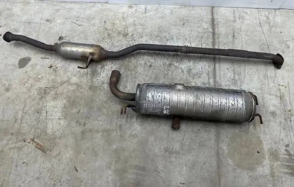 Toyota RAV 4 (XA20) Muffler/silencer 12816Futaba 32805Futaba 12816