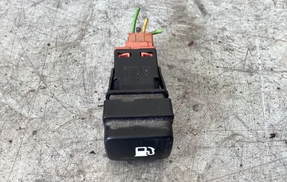 Citroen C4 Grand Picasso Fuel tank opening switch 96530658XT
