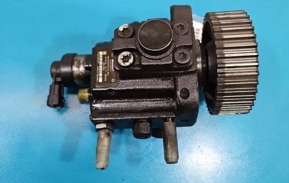 Opel Insignia A Fuel injection high pressure pump 0445010193 IMPRK1569057