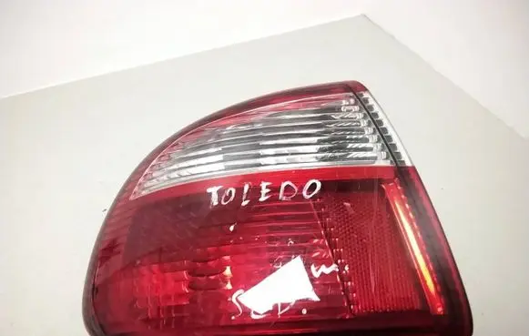 Seat Toledo II (1M) Rear/tail lights 1M5945095B