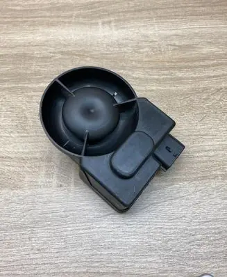 Toyota Prius (XW30) Alarm system siren 8904047010 2370005710