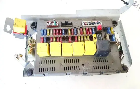 Land Rover Freelander Fuse box set ywc106390 52010565b