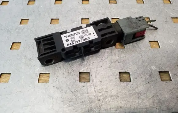 Jeep Grand Cherokee (WK) Airbag deployment crash/impact sensor 04671779AC