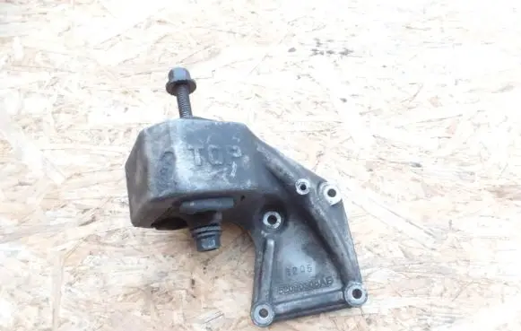 Jeep Grand Cherokee (WK) Engine mount bracket 52090308AE