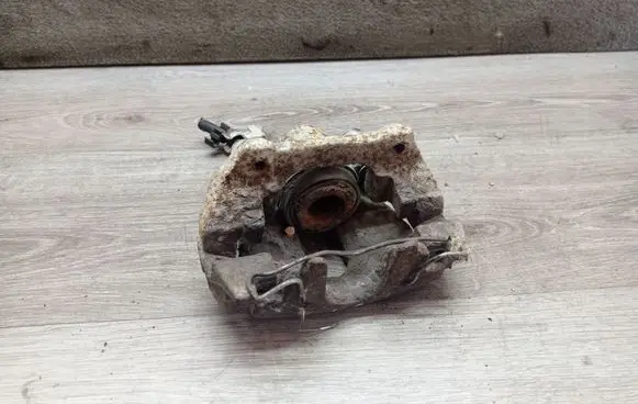 Volvo XC70 Rear brake caliper