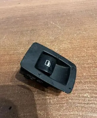 BMW 1 E81 E87 Other switches/knobs/shifts 15939900 D2390
