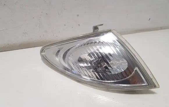 Mazda Premacy Front indicator light P1997R