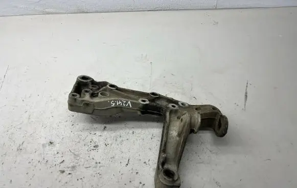 Volkswagen Caddy Front lower control arm/wishbone 1K0199295F