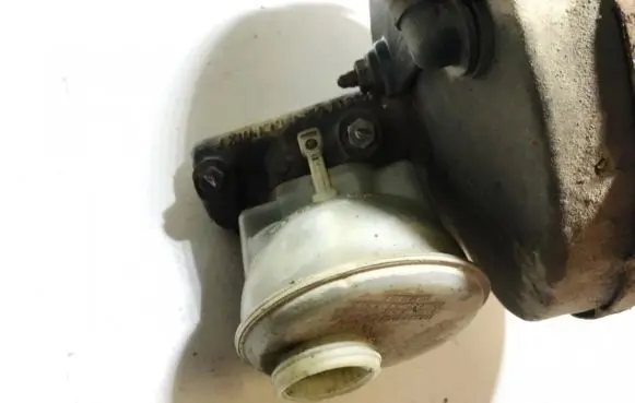 Volkswagen Golf III Master brake cylinder 1h1611307a