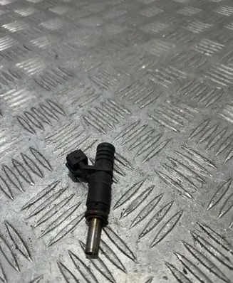 BMW 5 E60 E61 Fuel injector 7531634