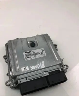 Volvo XC70 Engine control unit/module ECU 31272462AA 0281012765