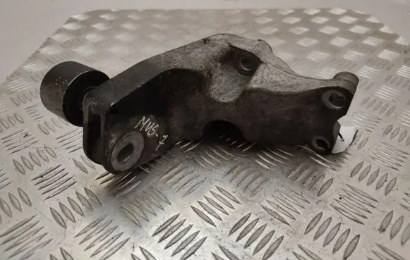 Ford Mustang VI Engine mounting bracket X06303A