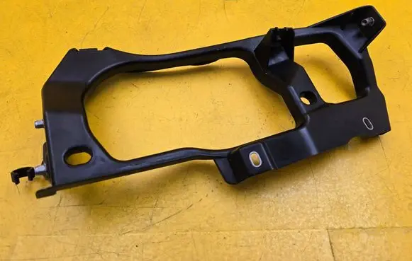 Volkswagen Touareg II Headlight/headlamp mounting bracket 7P6806510