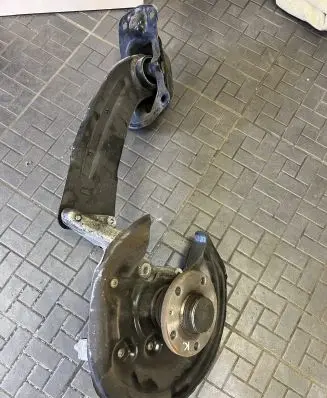 Volkswagen PASSAT B6 Rear wheel hub spindle/knuckle 