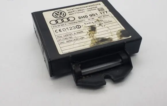 Audi A4 S4 B6 8E 8H Alarm control unit/module 8H0951177